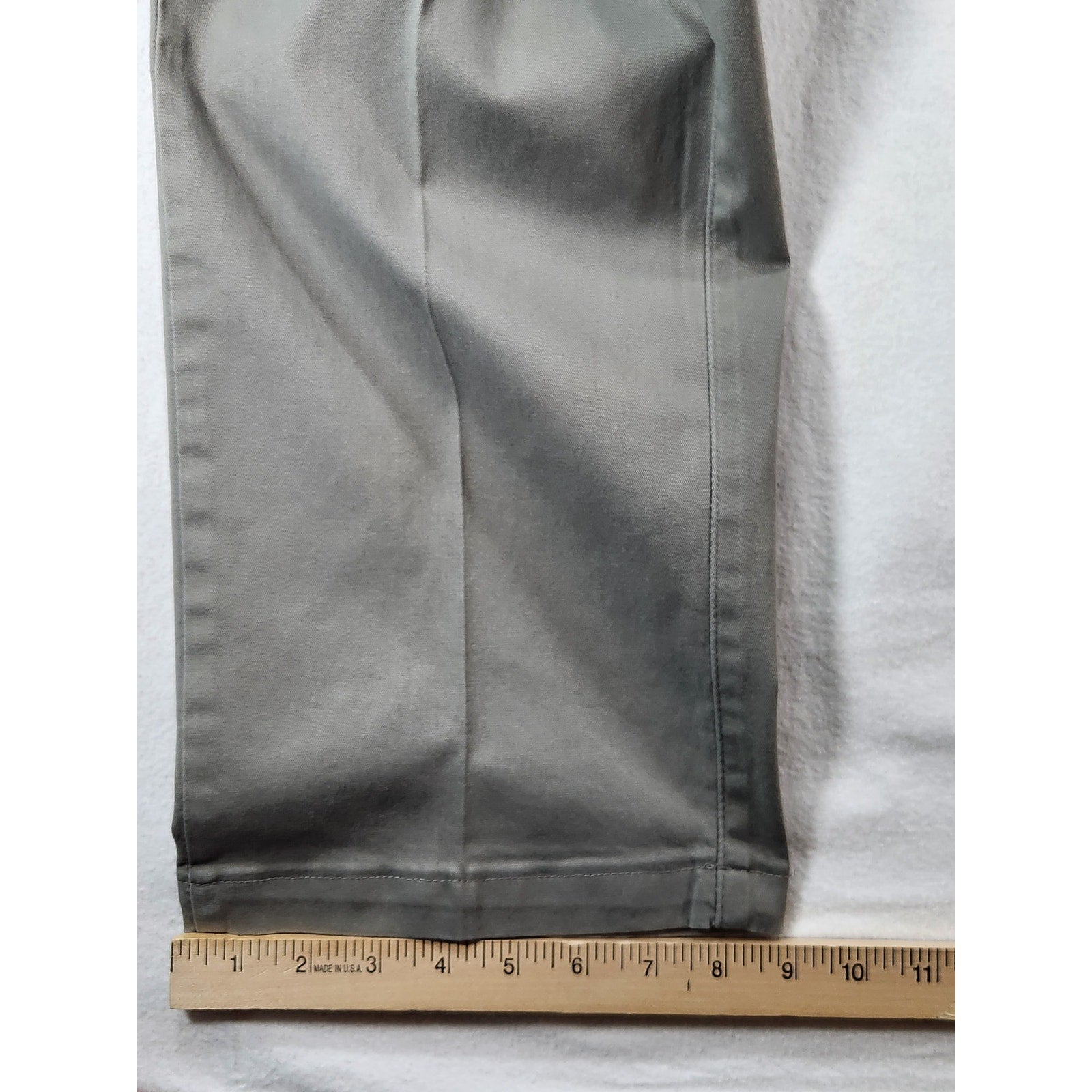 Lee Extreme Comfort Men's Gray Straight Fit Khaki Pants 36x29