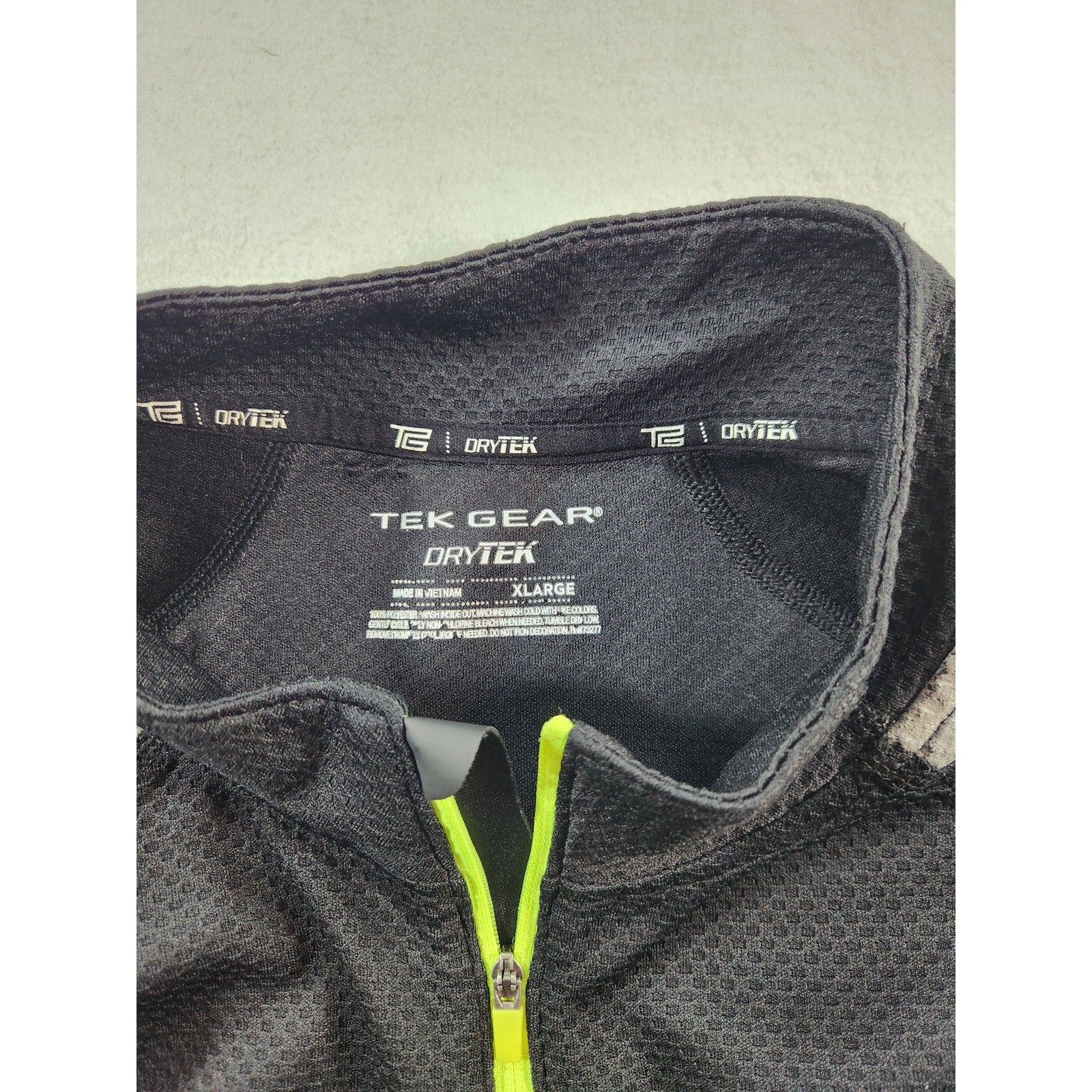 Tek Gear DryTek Men's Black Gray Quarter Zip Performance Pullover XL