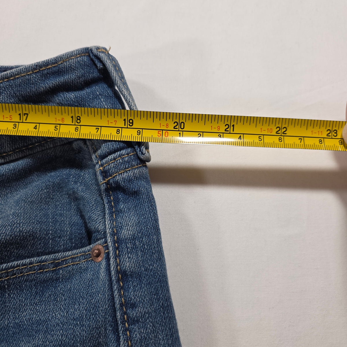 Levi Strauss Signature Women’s Mid Rise Straight Jeans NWT Size 18M 34x32