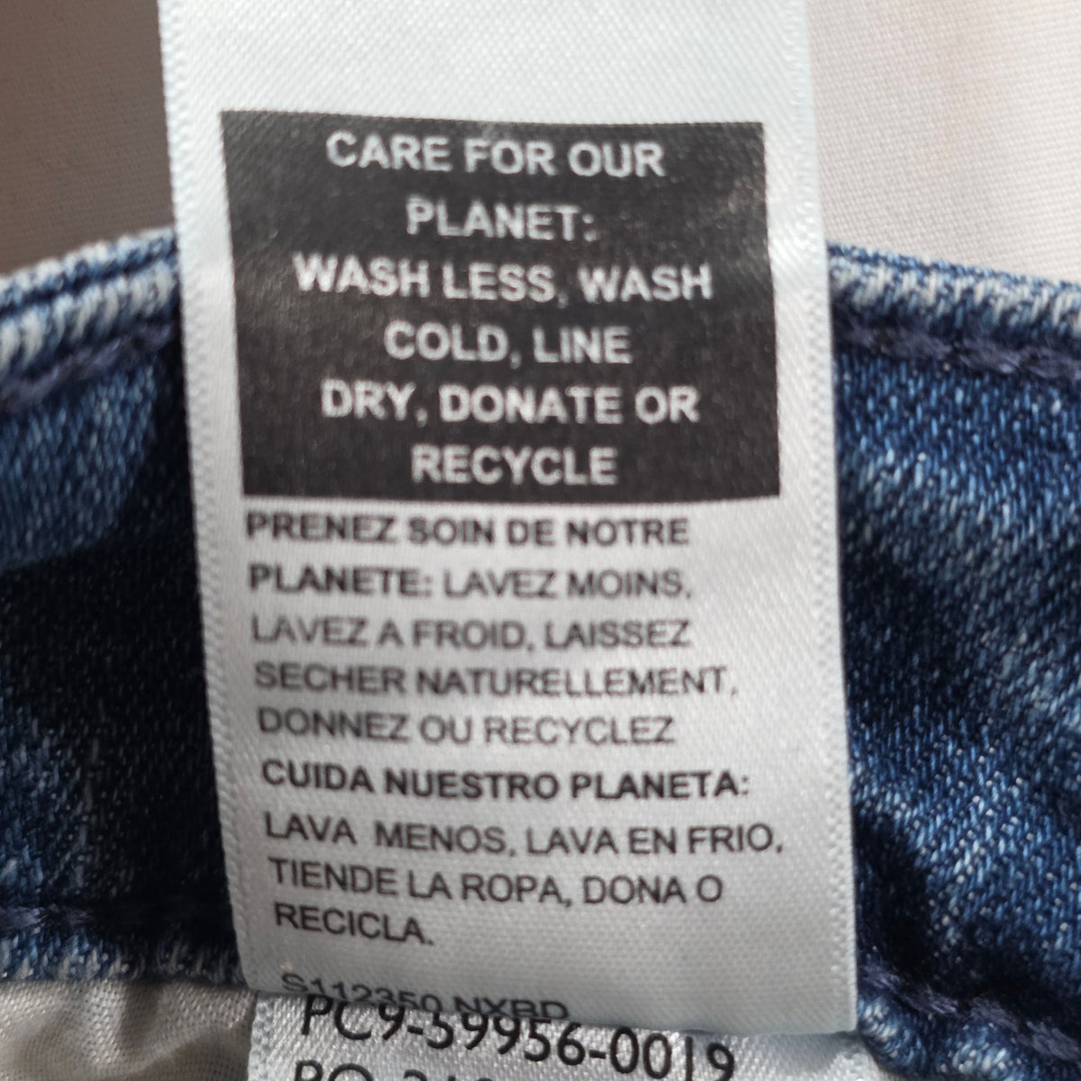 Levi Strauss Signature Women’s Mid Rise Straight Jeans NWT Size 18M 34x32