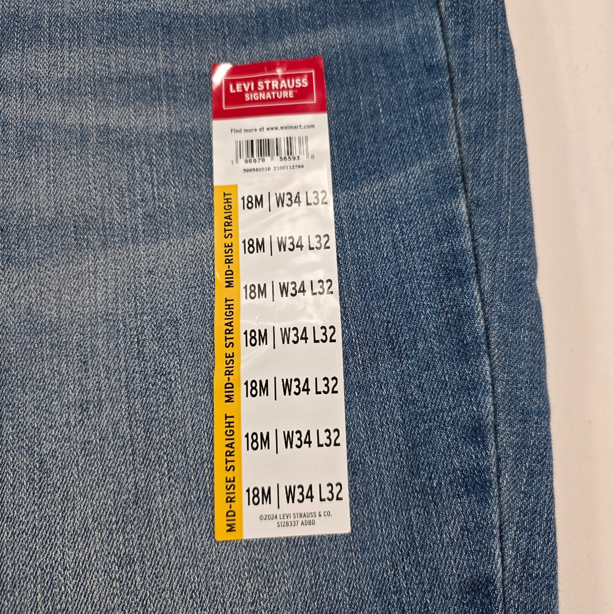 Levi Strauss Signature Women’s Mid Rise Straight Jeans NWT Size 18M 34x32