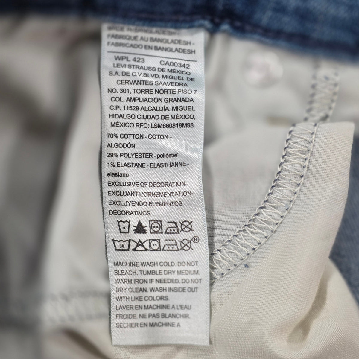 Levi Strauss Signature Women’s Mid Rise Straight Jeans NWT Size 18M 34x32