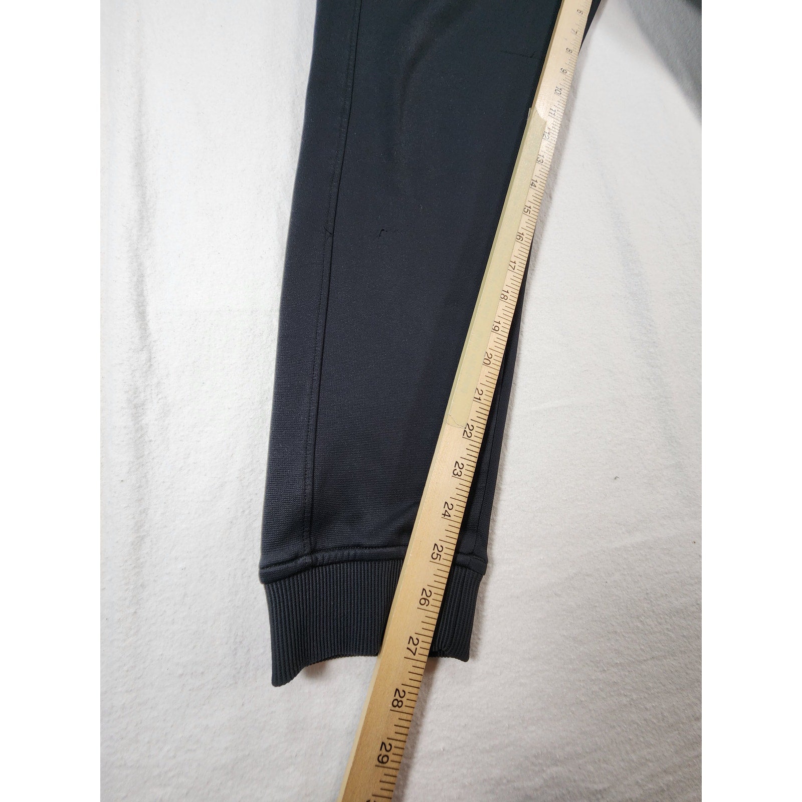 Under Armour Men's Black Tapered Jogger Sweatpants Size M Athletic